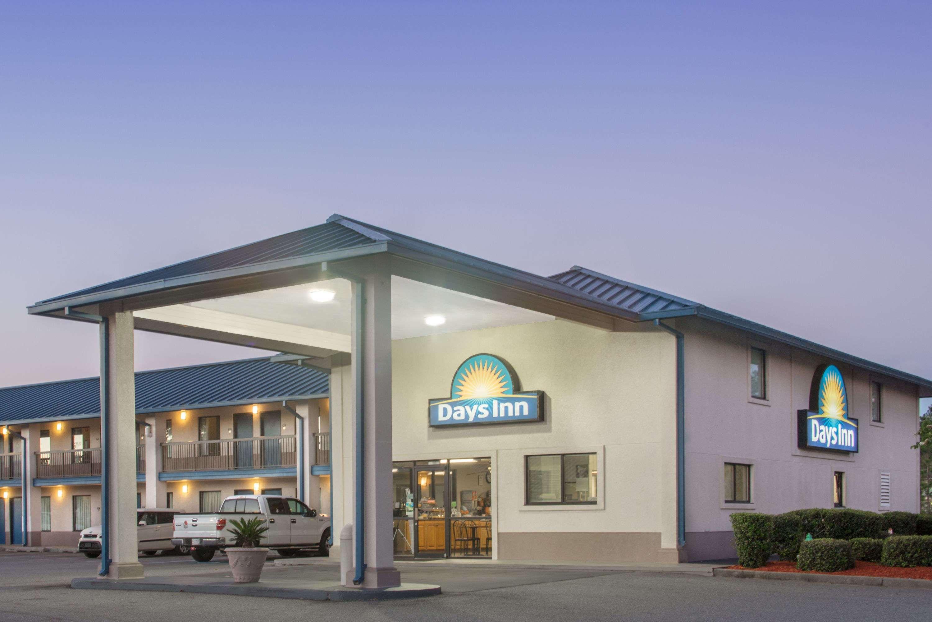 Days Inn By Wyndham Valdosta I-75 Екстер'єр фото