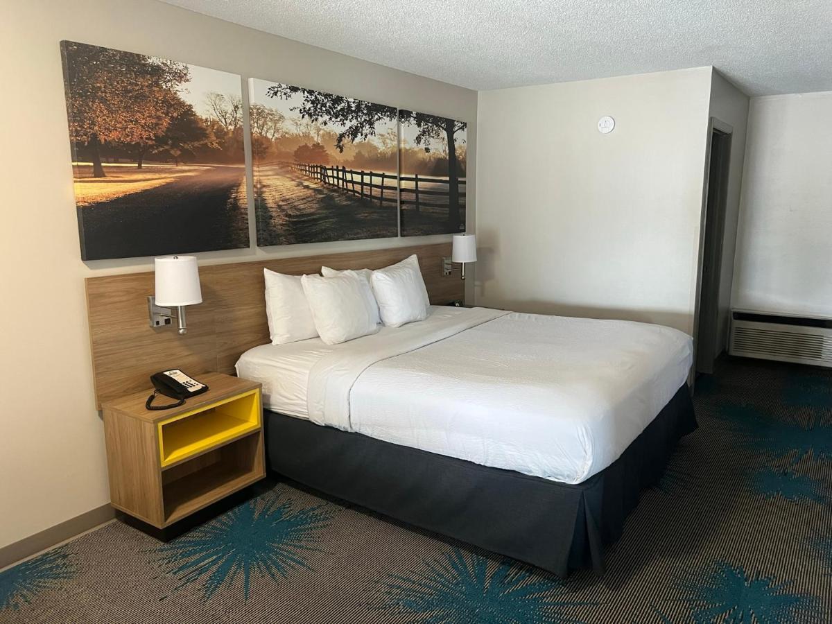 Days Inn By Wyndham Valdosta I-75 Екстер'єр фото