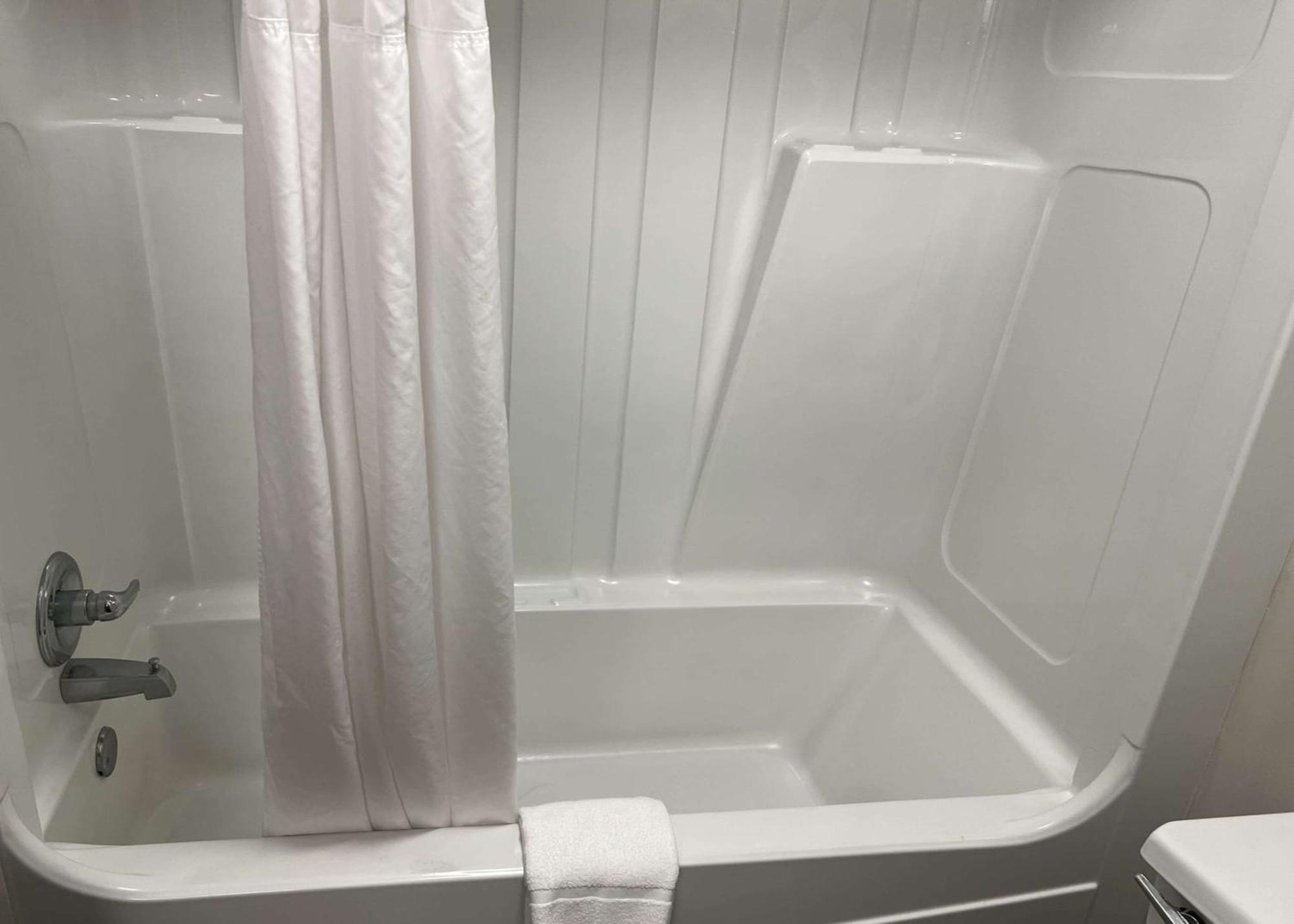 Days Inn By Wyndham Valdosta I-75 Екстер'єр фото