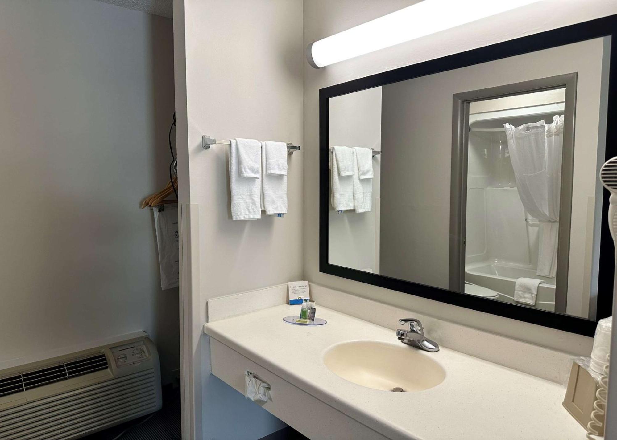 Days Inn By Wyndham Valdosta I-75 Екстер'єр фото